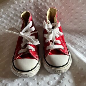 Red converse size 5